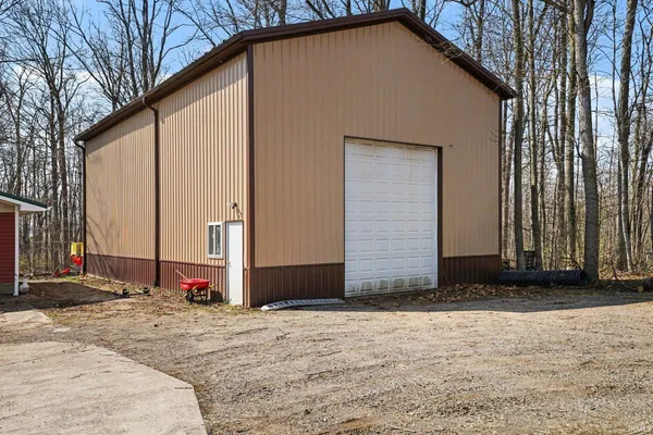 $399,000 | 14284 Highway 6, Syracuse, IN 46567