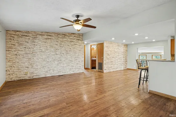 $399,000 | 14284 Highway 6, Syracuse, IN 46567