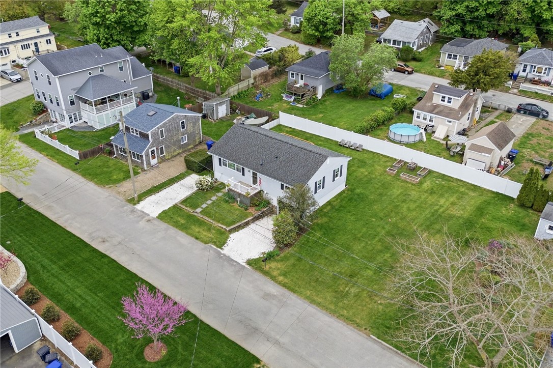 10 Read Avenue Warren, RI 02885 - Photo 3 of 38