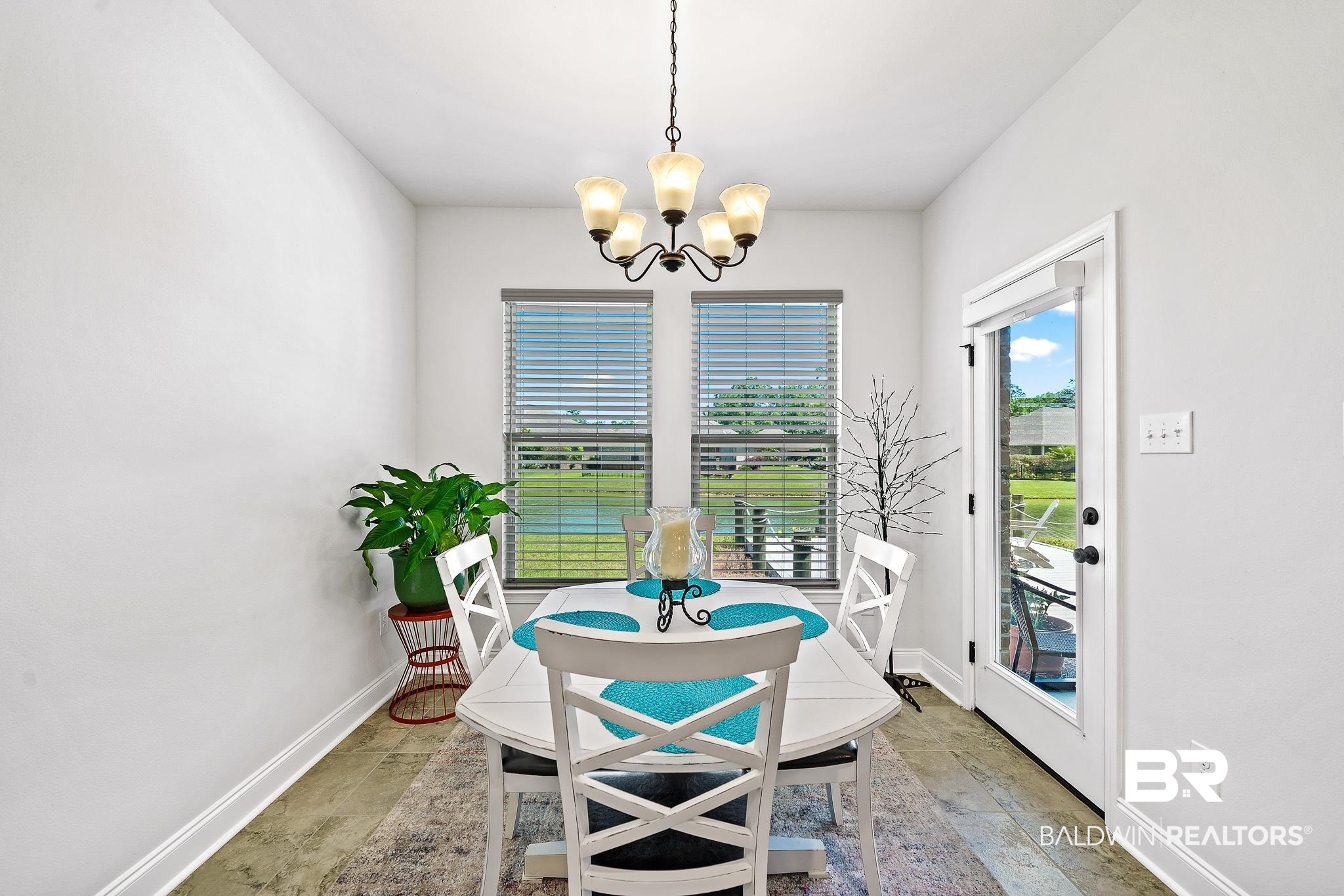 1379 Surrey Loop Foley, AL 36535 - Photo 9 of 36 Dining area