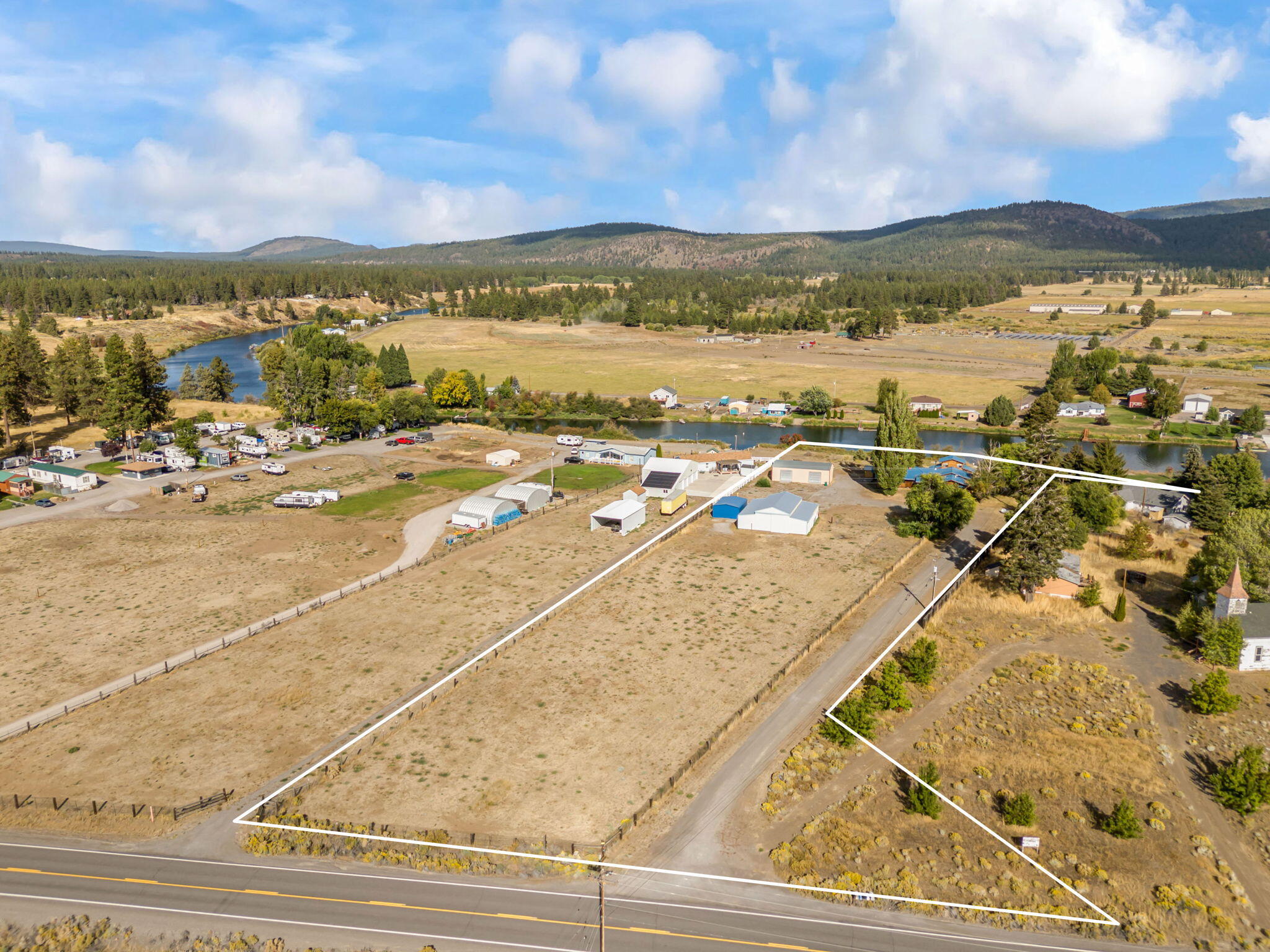 32311 Modoc Point Road Chiloquin, OR 97624 - Photo 34 of 61 36-web-or-mls-35 - Lot line