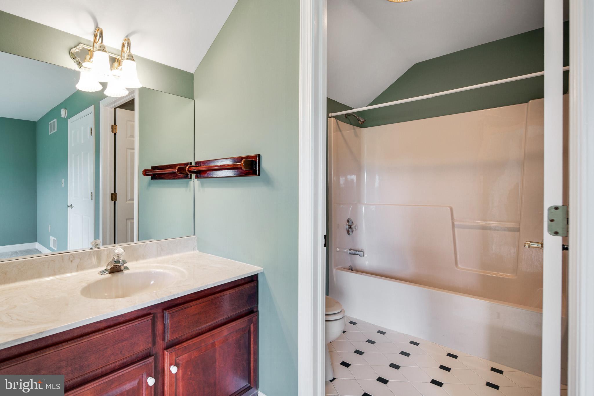 115 Scott Road Warwick, MD 21912 - Photo 31 of 43 2nd Floor Bedroom suite - Full Bath