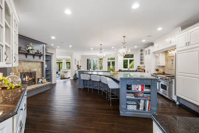 $3,499,000 | 17 Ambriance Drive, Burr Ridge, IL 60527