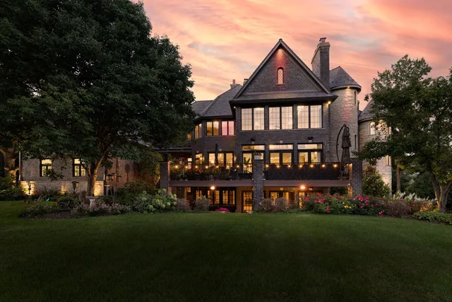 $3,499,000 | 17 Ambriance Drive, Burr Ridge, IL 60527