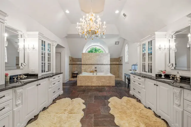 $3,499,000 | 17 Ambriance Drive, Burr Ridge, IL 60527