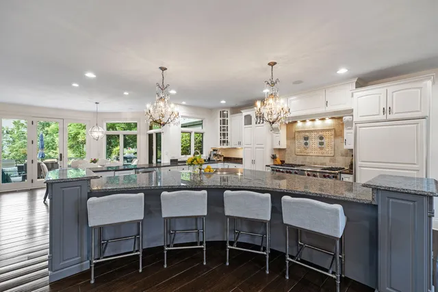 $3,499,000 | 17 Ambriance Drive, Burr Ridge, IL 60527