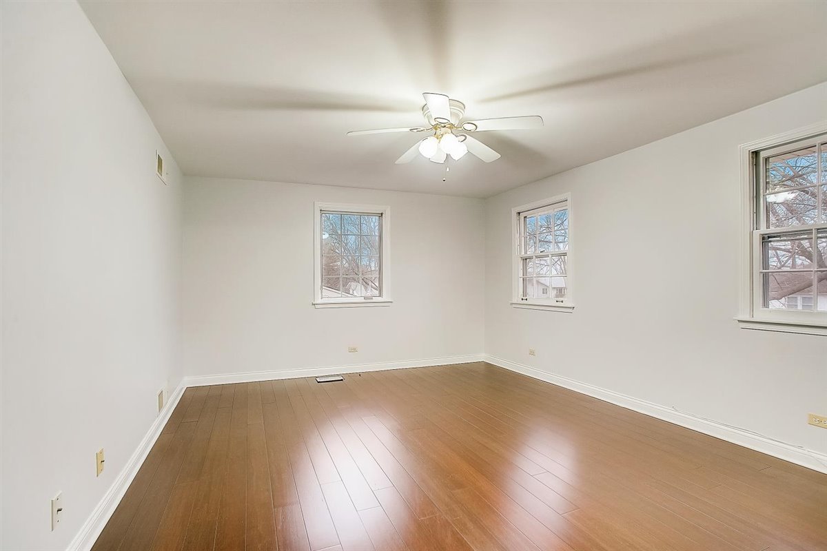 379 Hickory Road Lake Zurich, IL 60047 - Photo 31 of 47