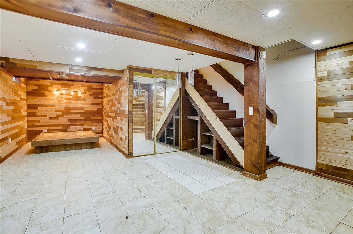 379 Hickory Road Lake Zurich, IL 60047 - Photo 34 of 47