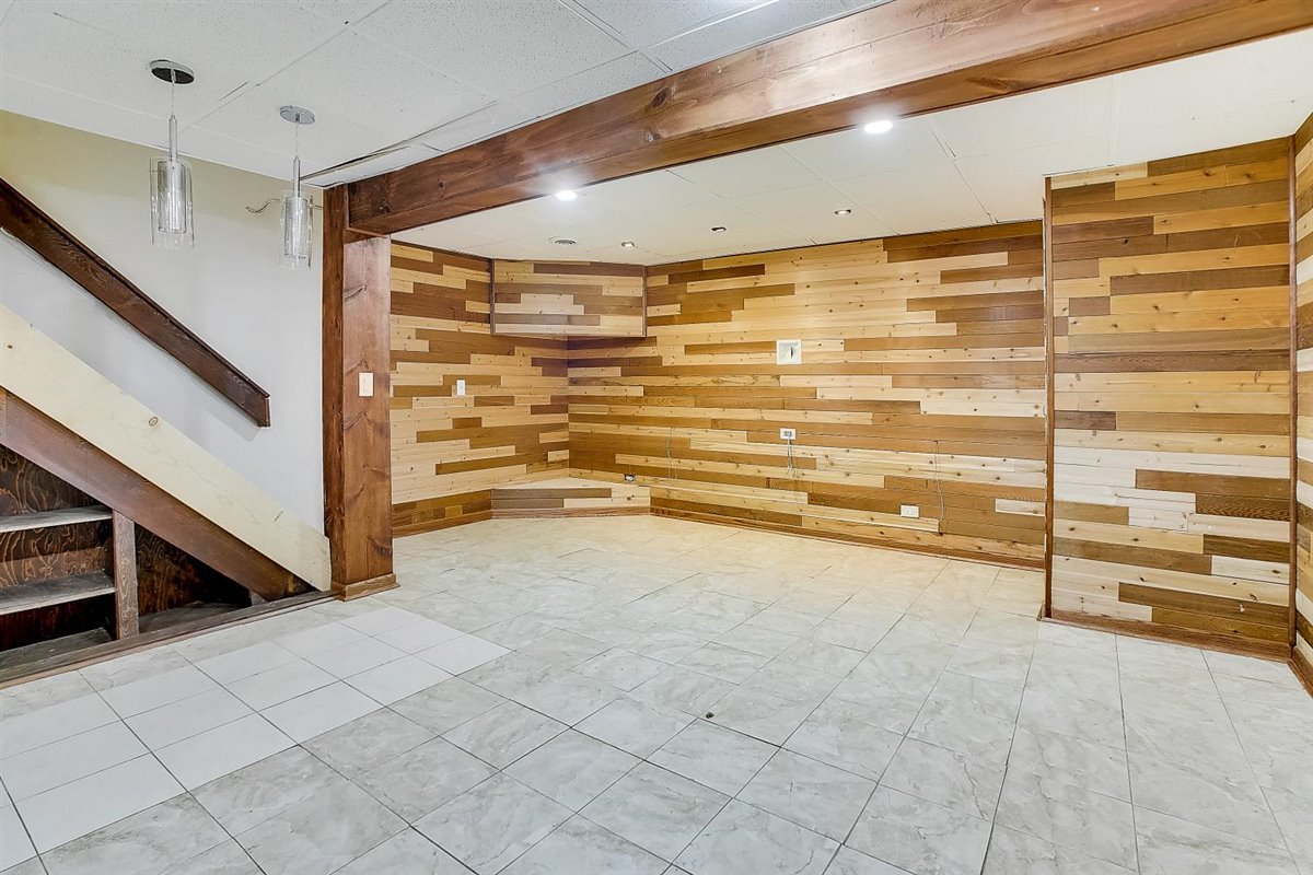 379 Hickory Road Lake Zurich, IL 60047 - Photo 36 of 47