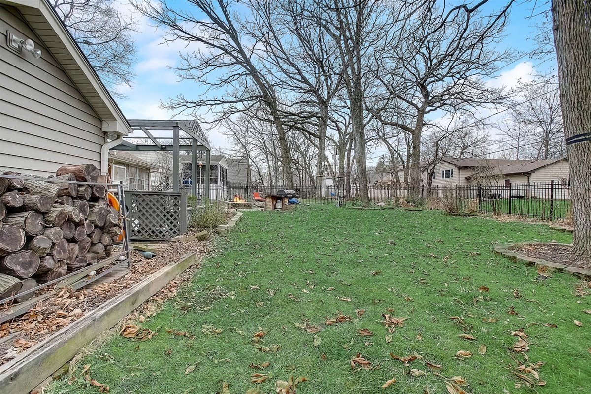 379 Hickory Road Lake Zurich, IL 60047 - Photo 41 of 47