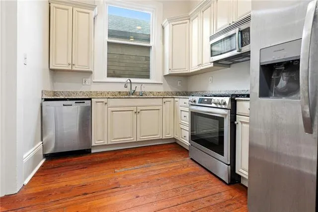 $3,600 | 1927 Napoleon Avenue, New Orleans, LA 70115