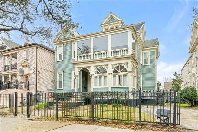 $3,600 | 1927 Napoleon Avenue, New Orleans, LA 70115