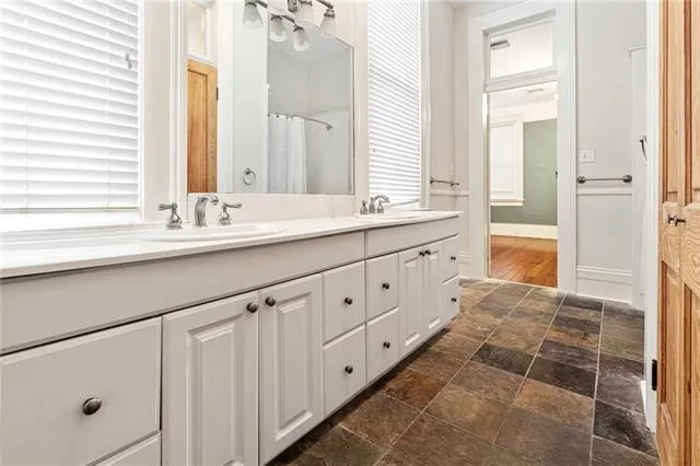 $3,600 | 1927 Napoleon Avenue, New Orleans, LA 70115