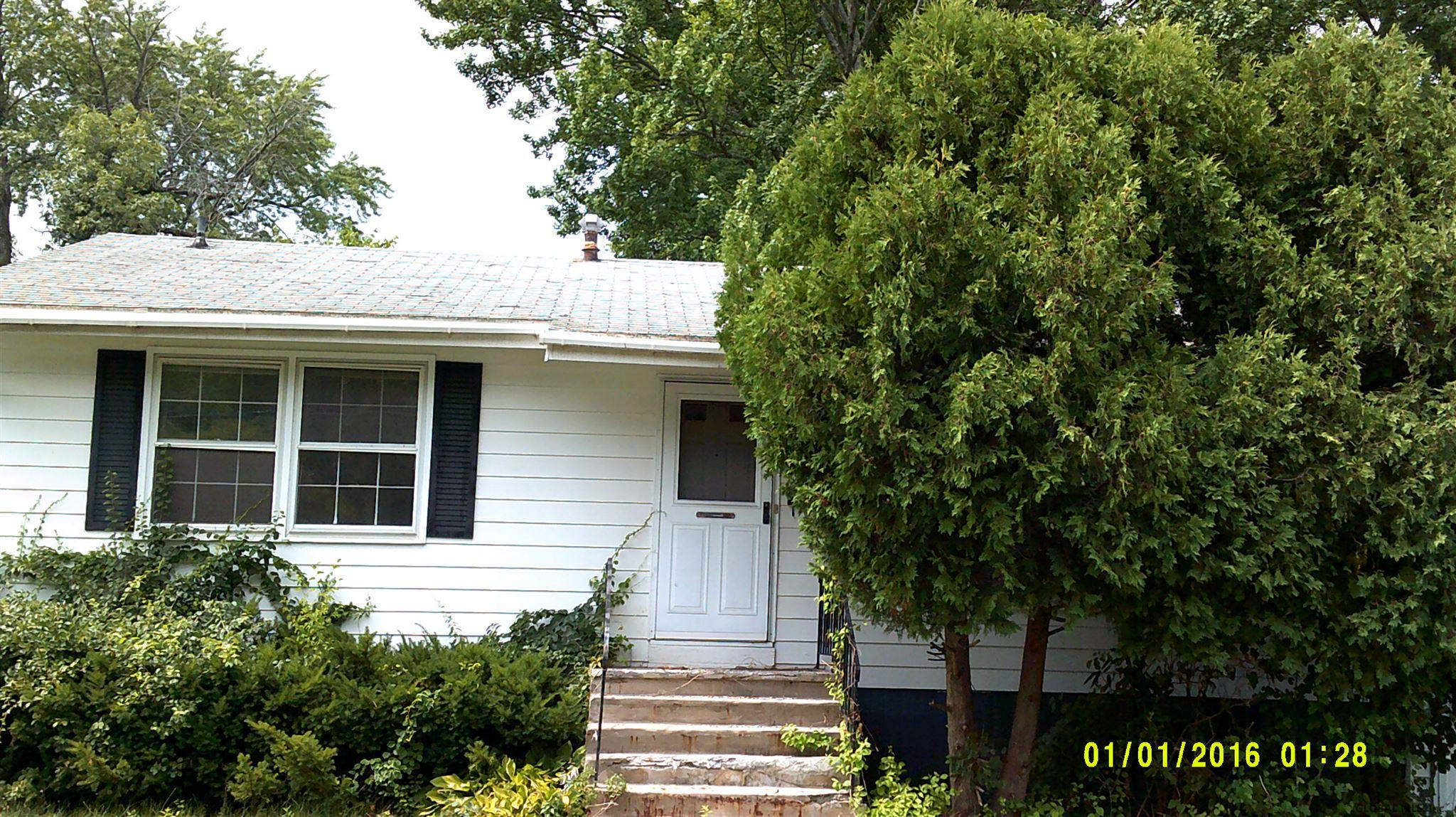 417 Clayton Road Schenectady, NY 12304 - Photo 1 of 4 Photo 1