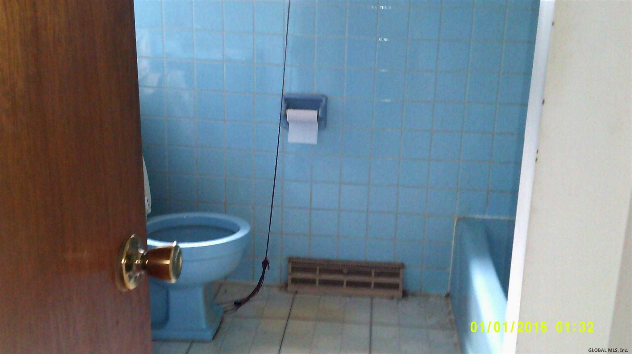 417 Clayton Road Schenectady, NY 12304 - Photo 3 of 4 Photo 3