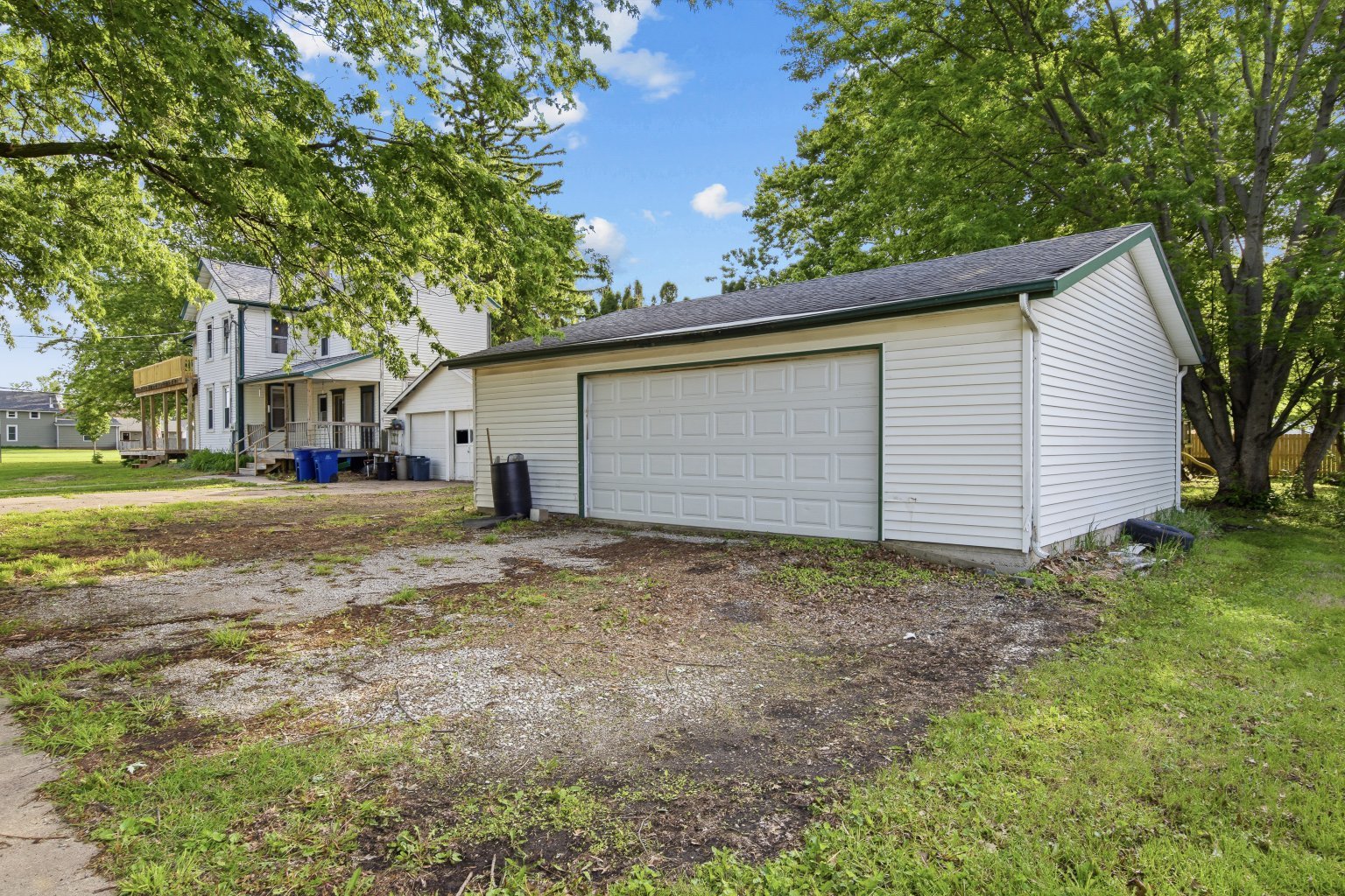 200 West Locust Street Cambridge, IL 61238 - Photo 5 of 32 a view of garage yard and tree