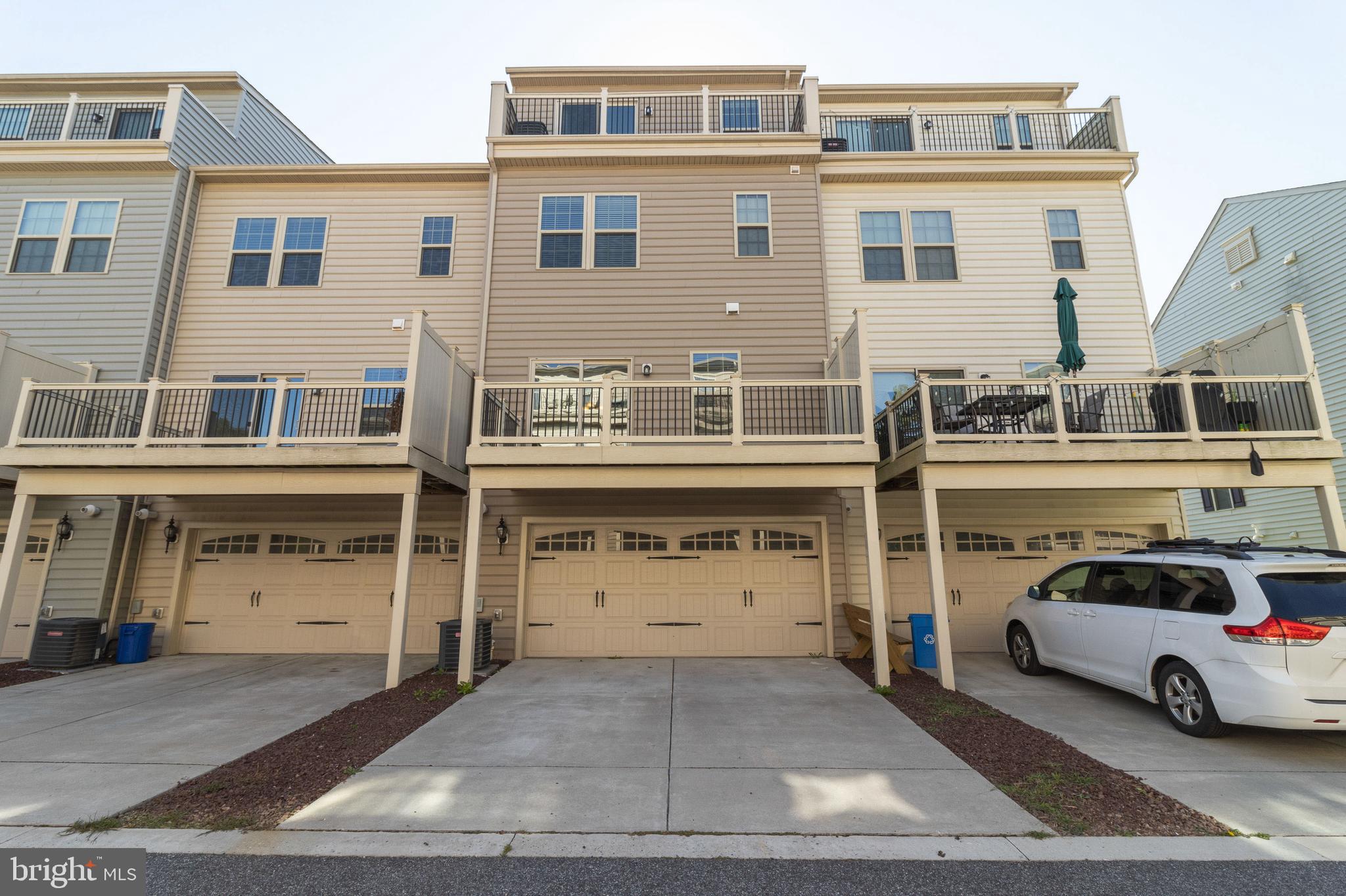 1044 Ramble Run Road Baltimore, MD 21220 - Photo 37 of 37 2 car garage