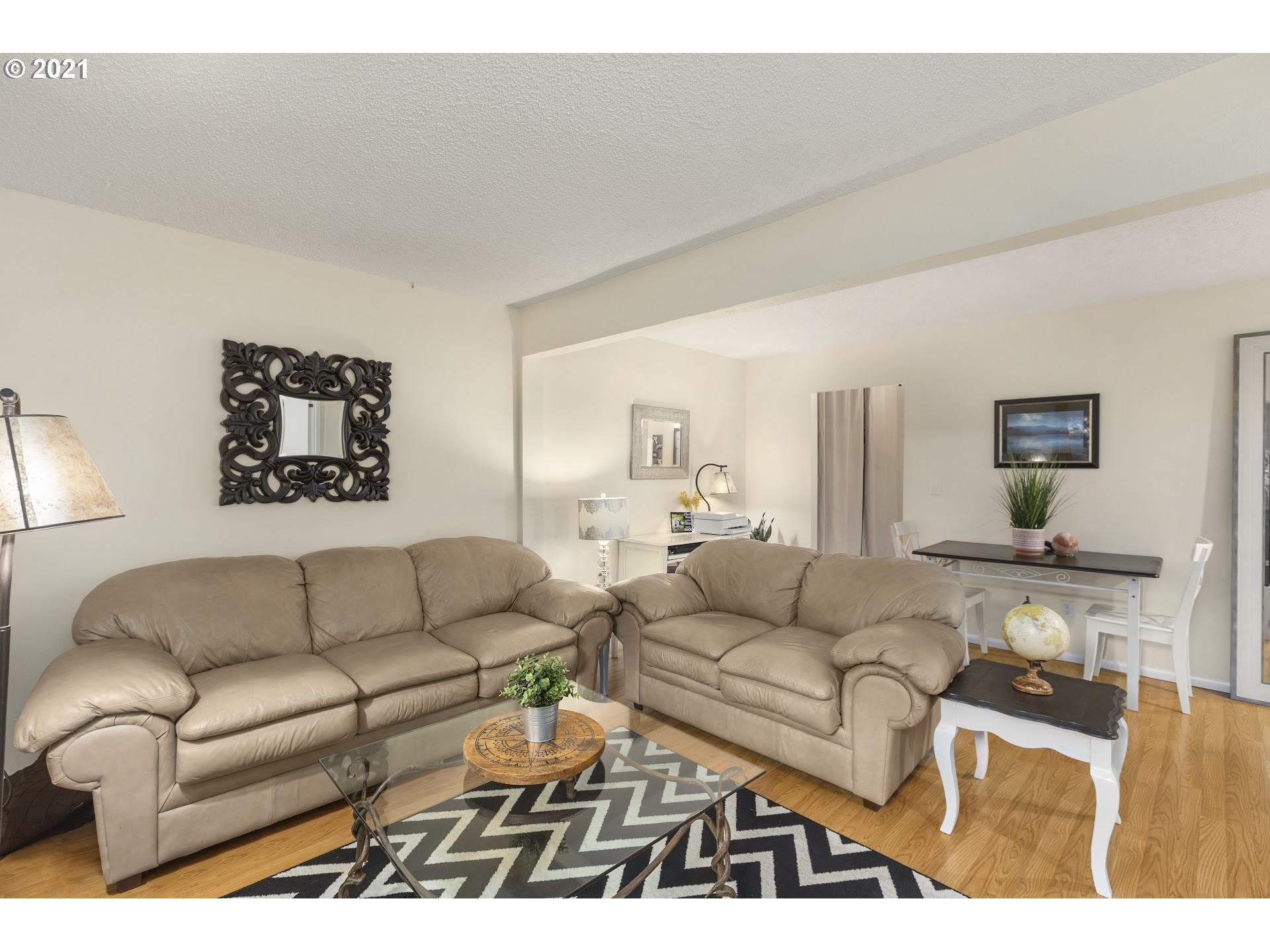 9510 Southwest 53rd Avenue Portland, OR 97219 - Photo 18 of 27 Gallery Image 18