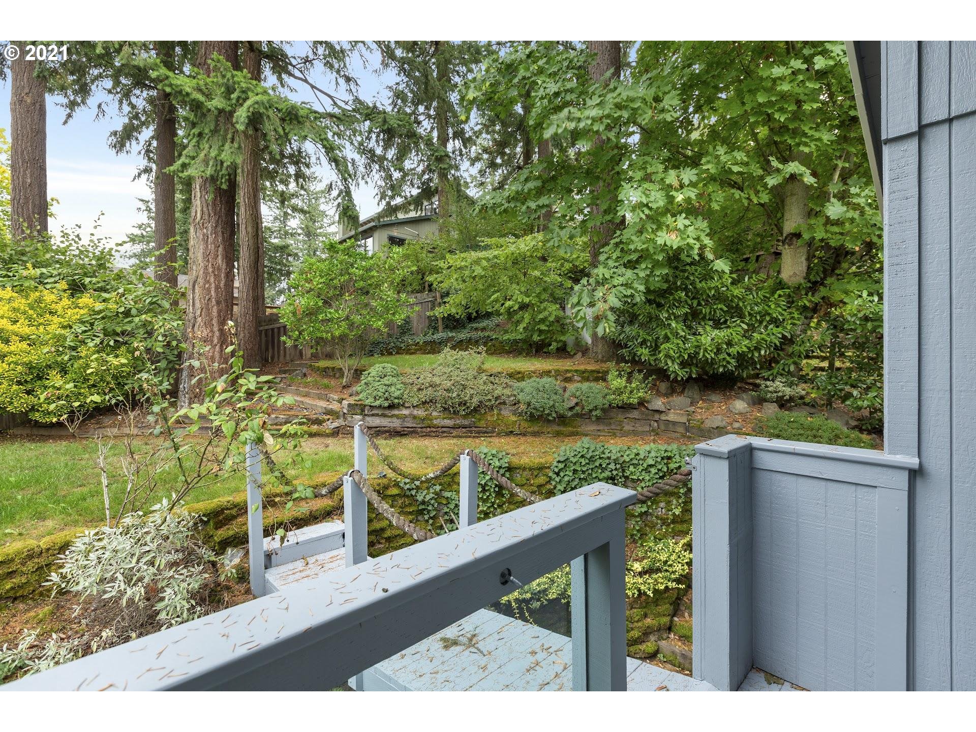 9510 Southwest 53rd Avenue Portland, OR 97219 - Photo 22 of 27 Gallery Image 22