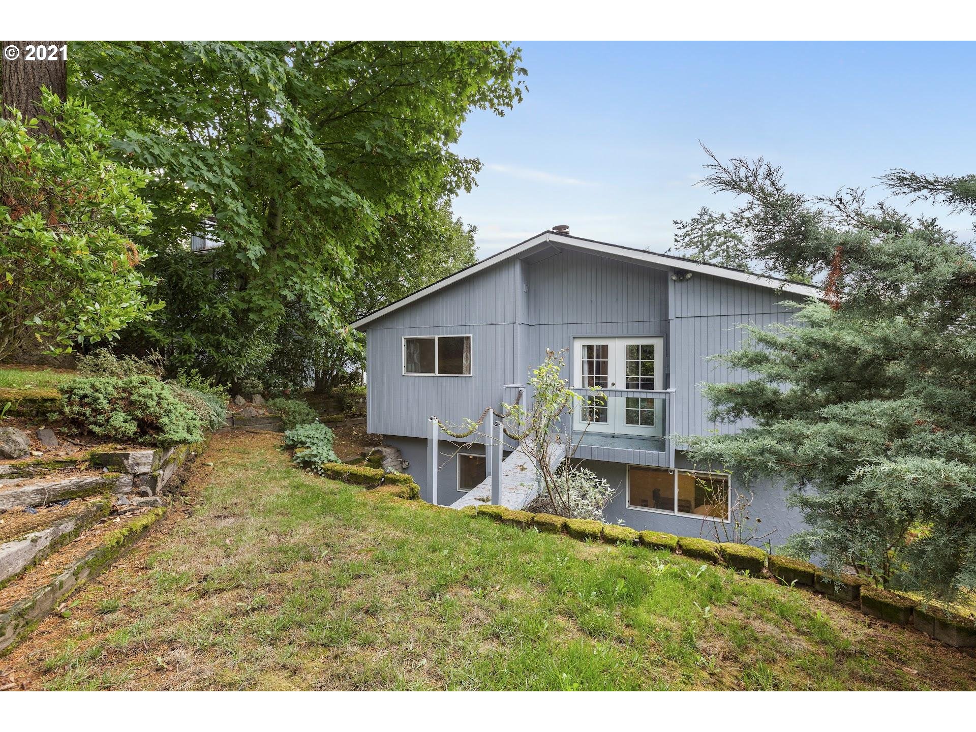 9510 Southwest 53rd Avenue Portland, OR 97219 - Photo 24 of 27 Gallery Image 24