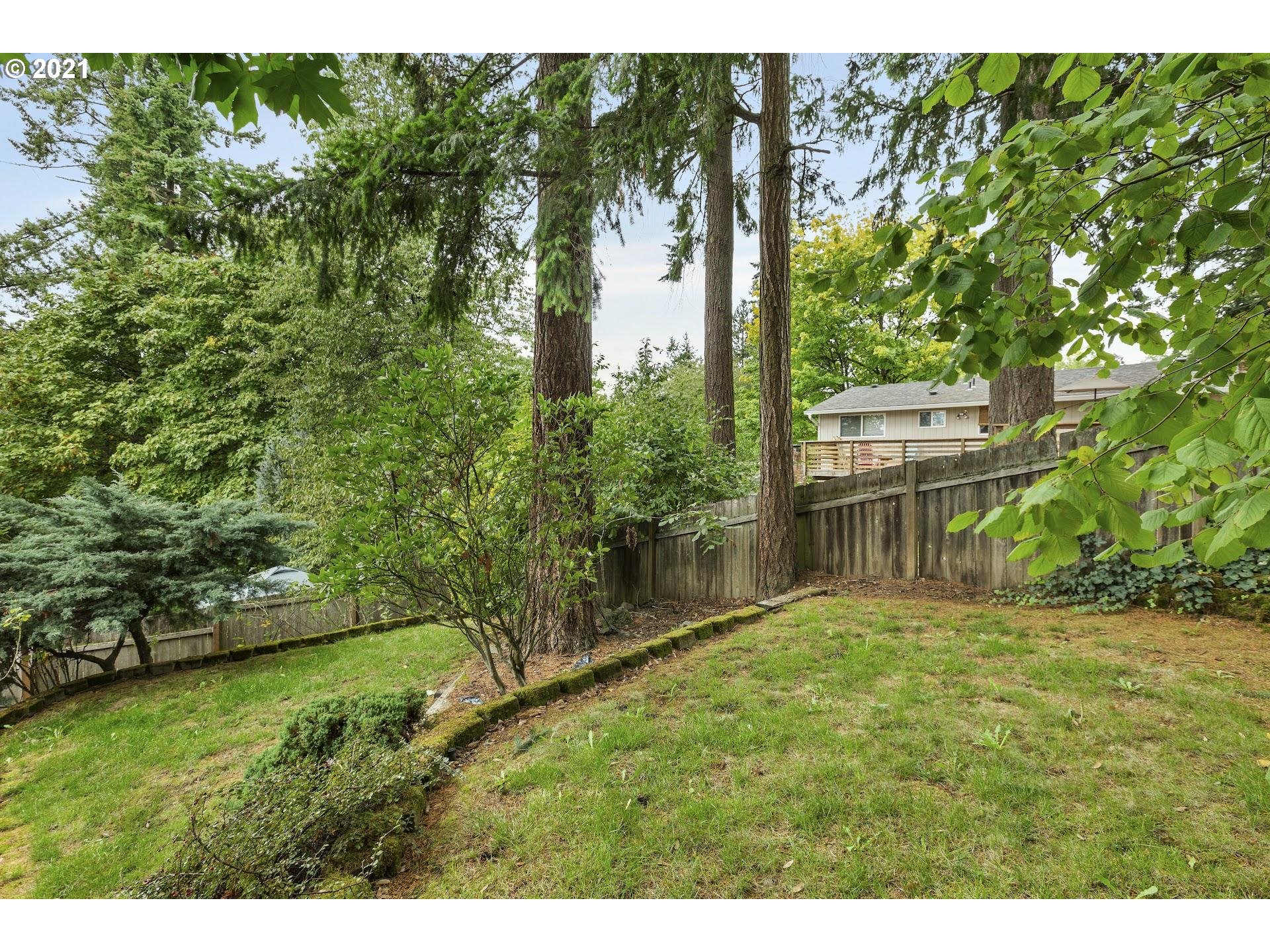 9510 Southwest 53rd Avenue Portland, OR 97219 - Photo 26 of 27 Gallery Image 26