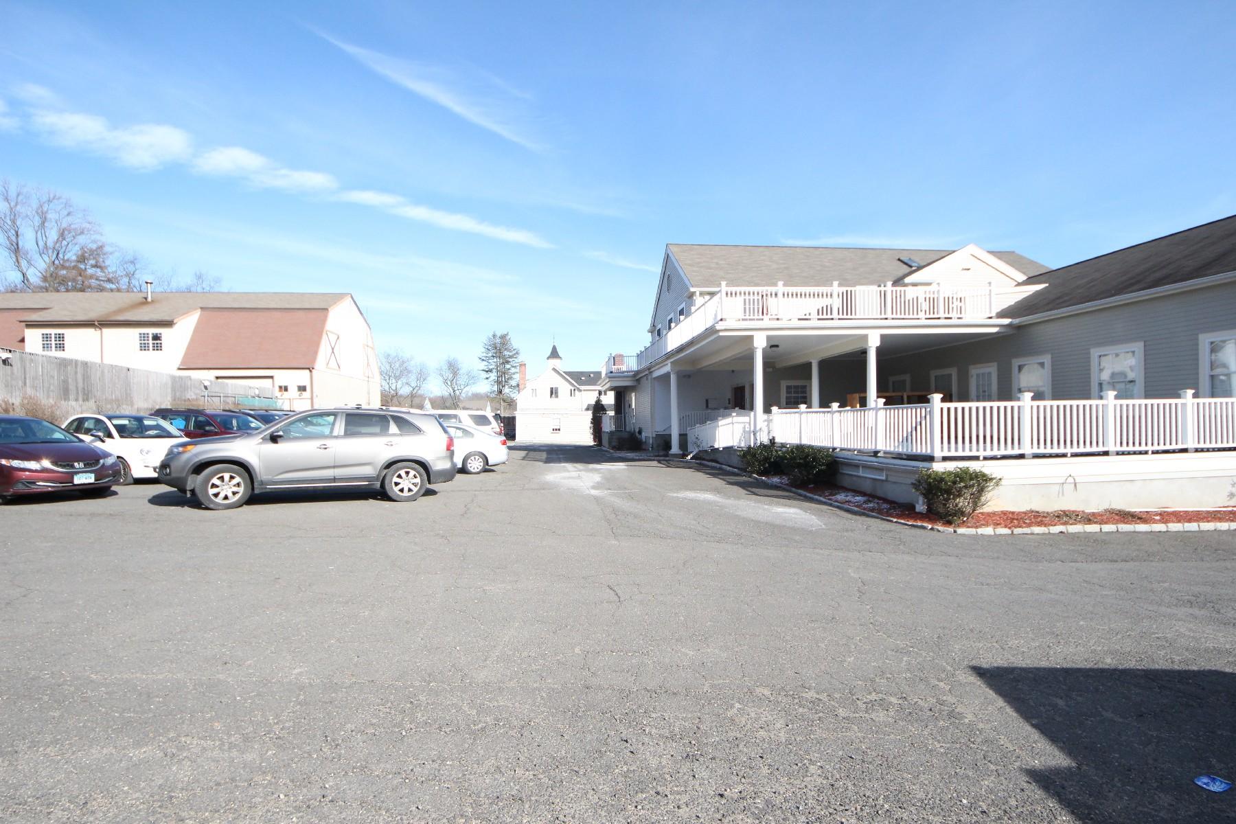 551 Post Road Darien, CT 06820 - Photo 13 of 15 IMG_8222