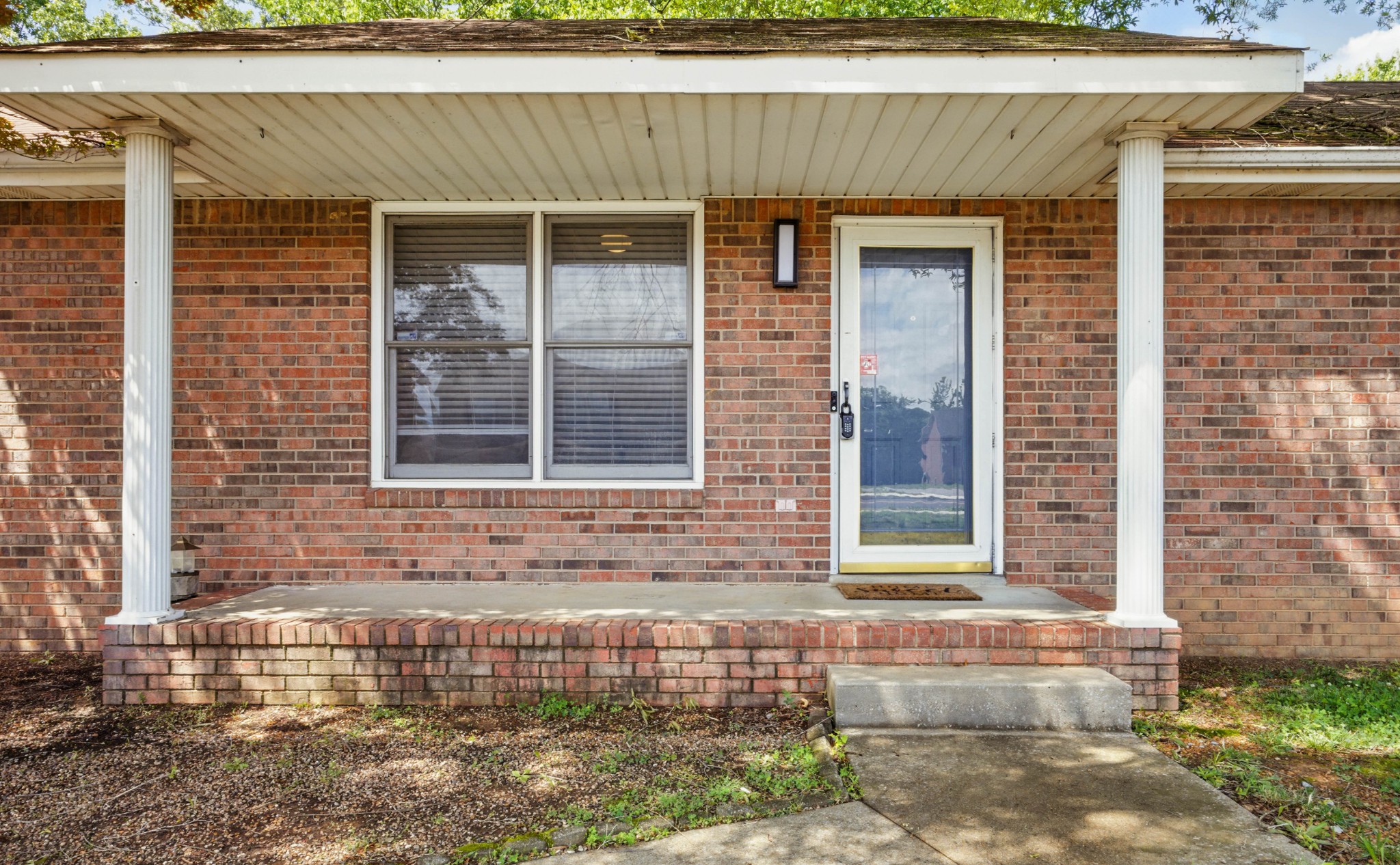 763 Needmore Road Clarksville, TN 37040 - Photo 2 of 43 a front view of a house