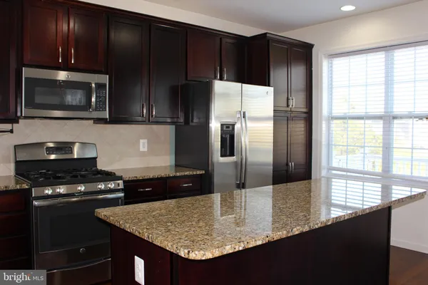 $3,350 | 23261 Carters Meadow Terrace, Ashburn, VA 20148