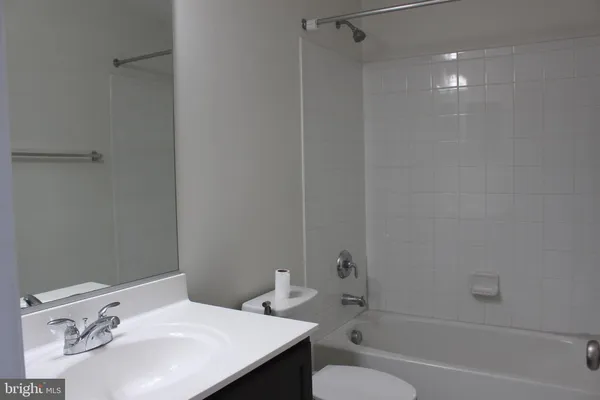 $3,350 | 23261 Carters Meadow Terrace, Ashburn, VA 20148