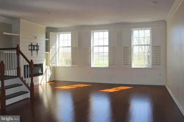 $3,350 | 23261 Carters Meadow Terrace, Ashburn, VA 20148