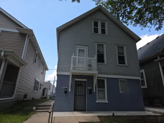 $179,800 | 2225 South 17th Street, Unit 2225A, Milwaukee, WI 53215