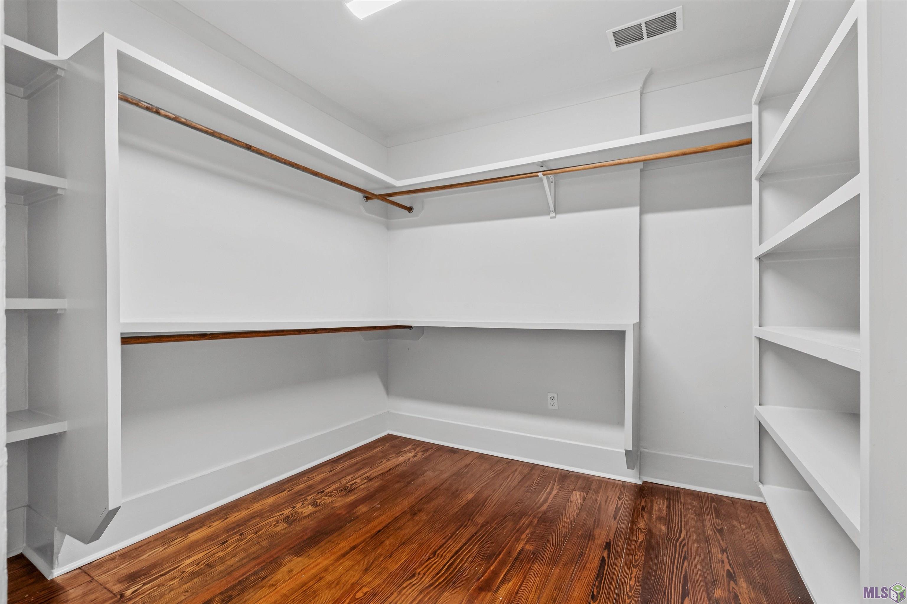 2174 Wisteria Street Baton Rouge, LA 70806 - Photo 20 of 26 Large Primary Closet