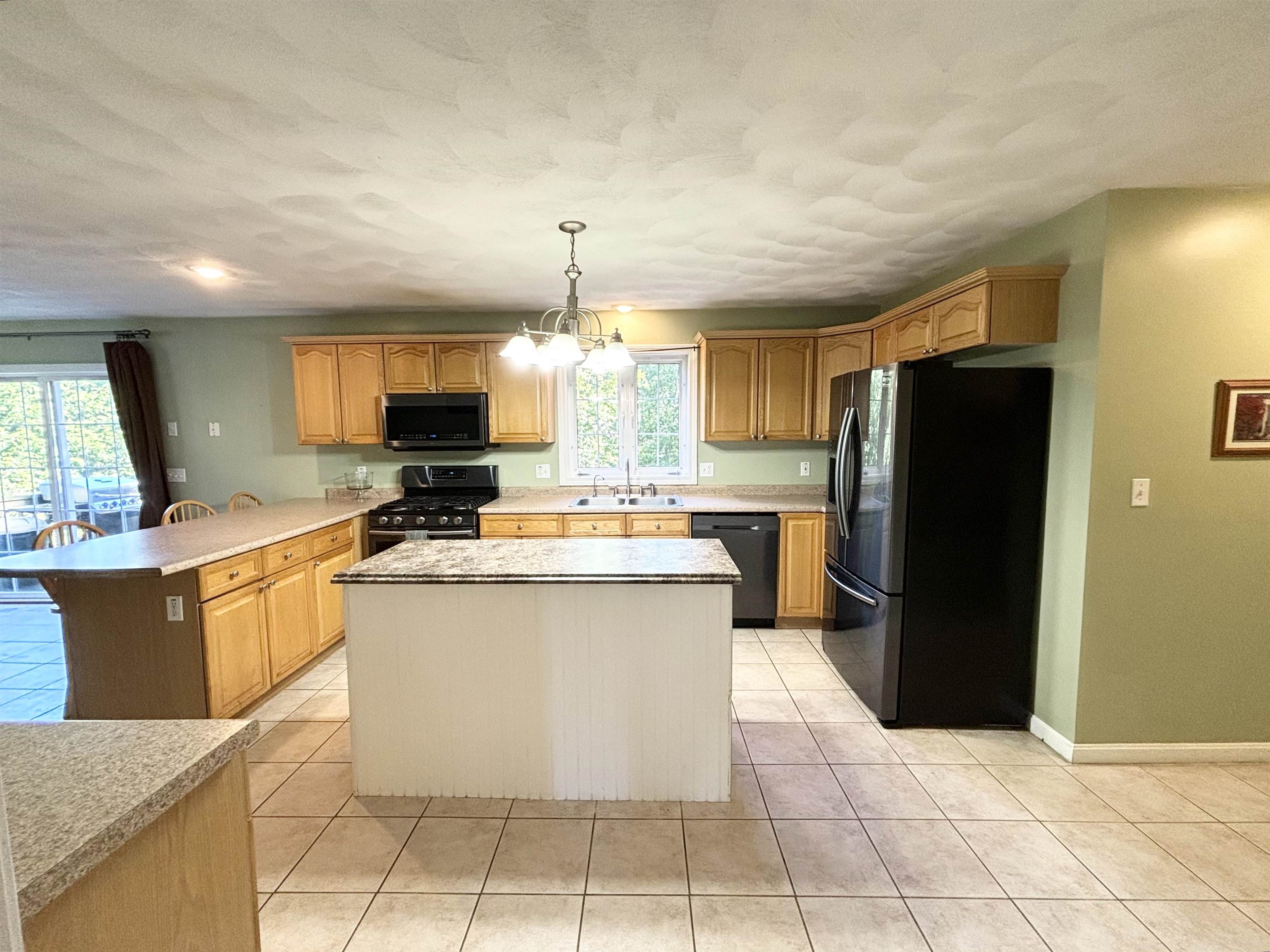 17 Deer Hill Circle Pelham, NH 03076 - Photo 6 of 54