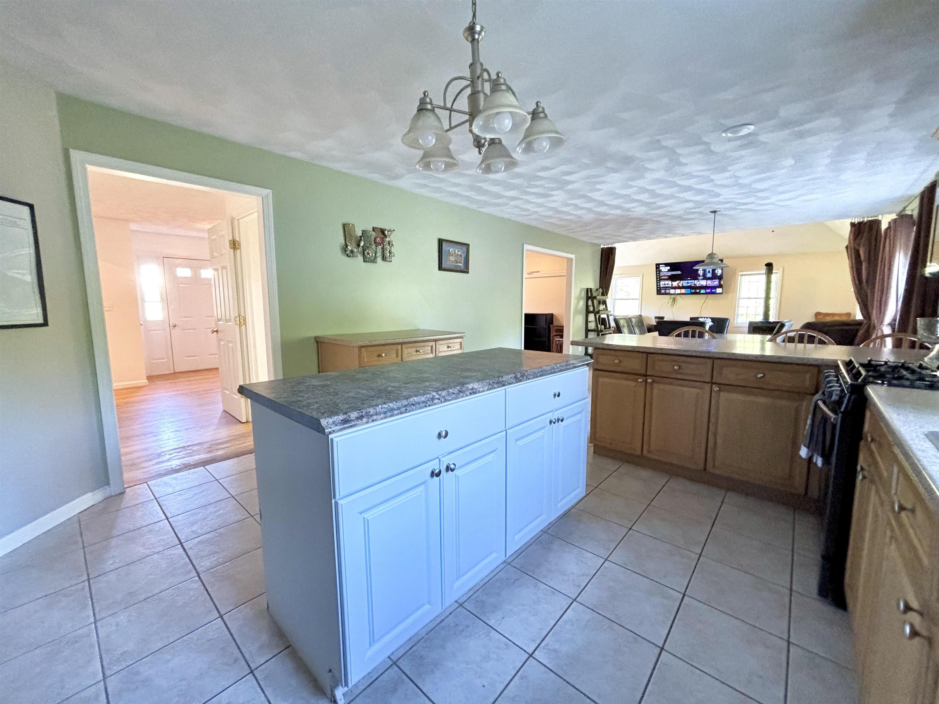 17 Deer Hill Circle Pelham, NH 03076 - Photo 7 of 54