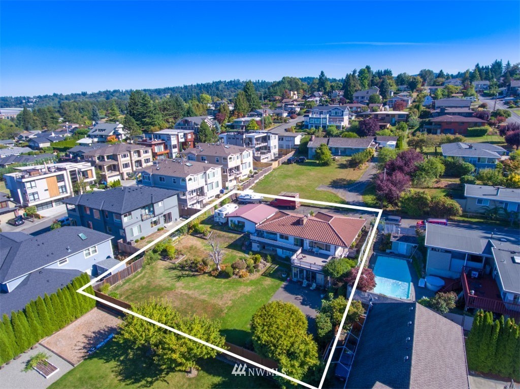 1012 North 36th Street Renton, WA 98056 - Photo 1 of 18