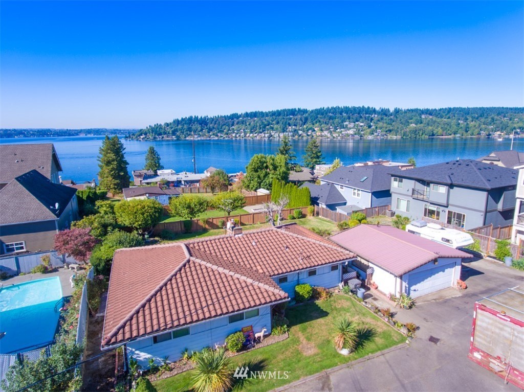 1012 North 36th Street Renton, WA 98056 - Photo 3 of 18