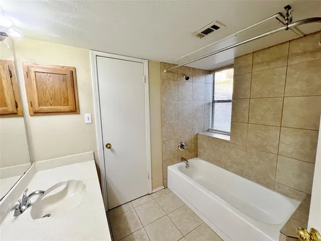 $1,600 | 171 Henry M Chandler Drive, Rockwall, TX 75032