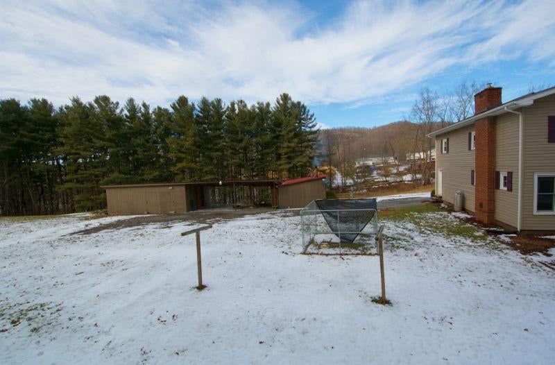289 Rockcliff Road Rupert, WV 25984 - Photo 7 of 46 Gallery Image 7