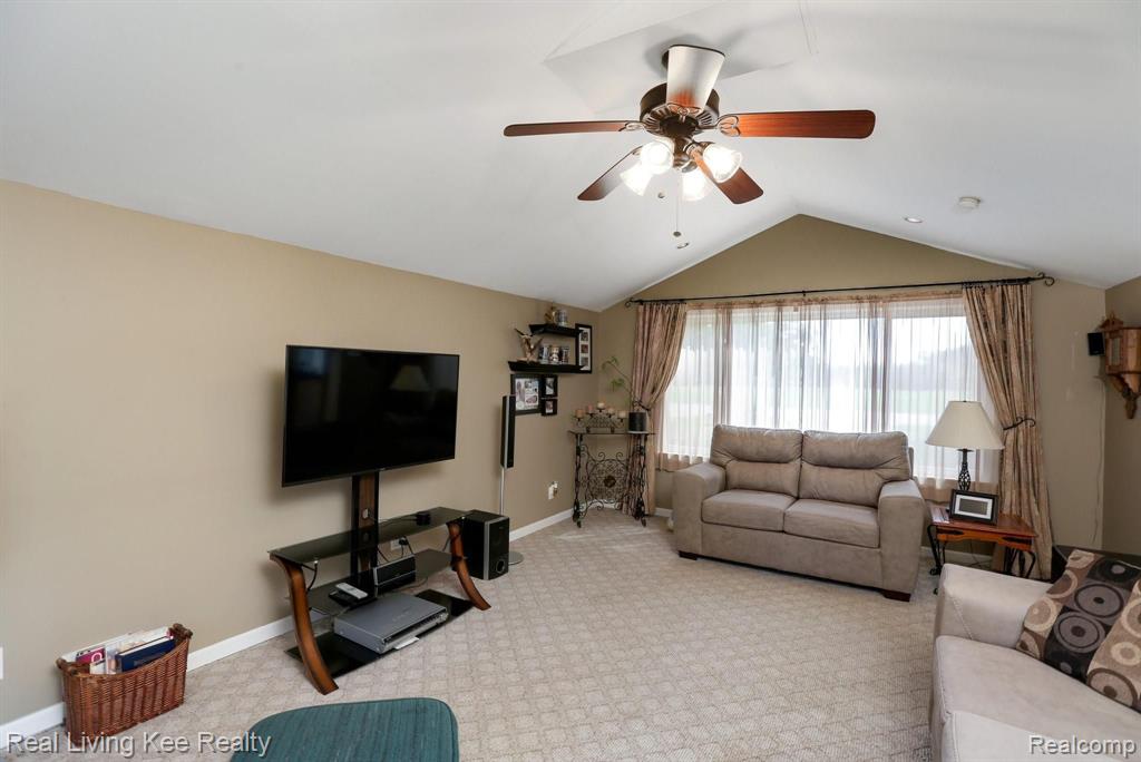 34651 Pratt Road Memphis, MI 48041 - Photo 3 of 23