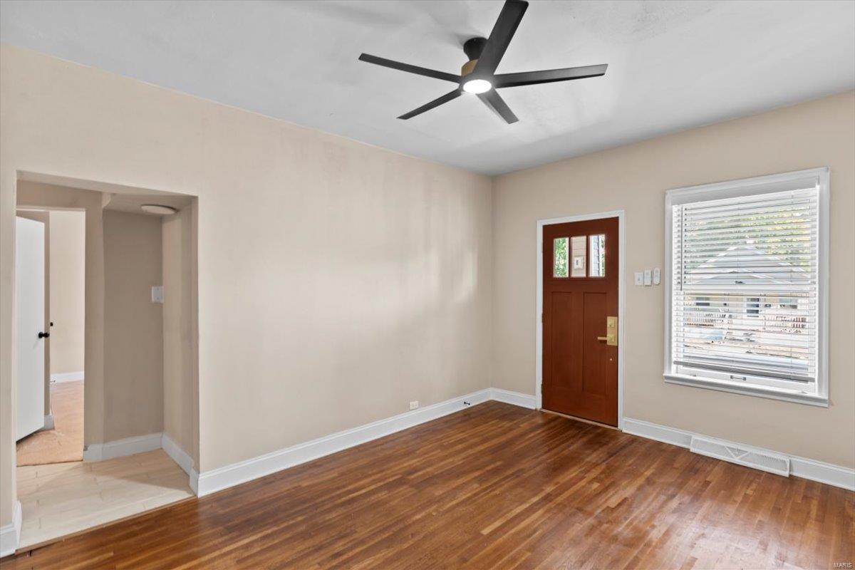 1827 Edwardsville Road Madison, IL 62060 - Photo 3 of 57