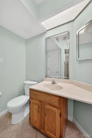 $240,000 | 561 Sarah Lane, Unit 204, St. Louis, MO 63141