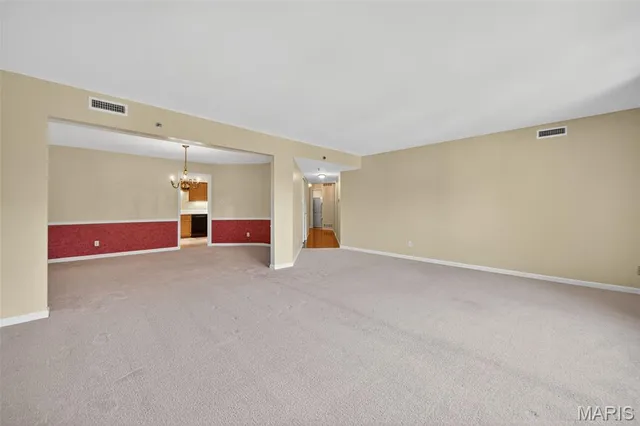 $240,000 | 561 Sarah Lane, Unit 204, St. Louis, MO 63141