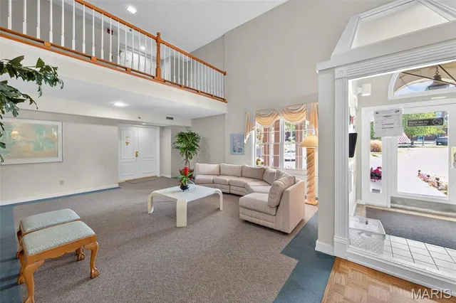 $240,000 | 561 Sarah Lane, Unit 204, St. Louis, MO 63141