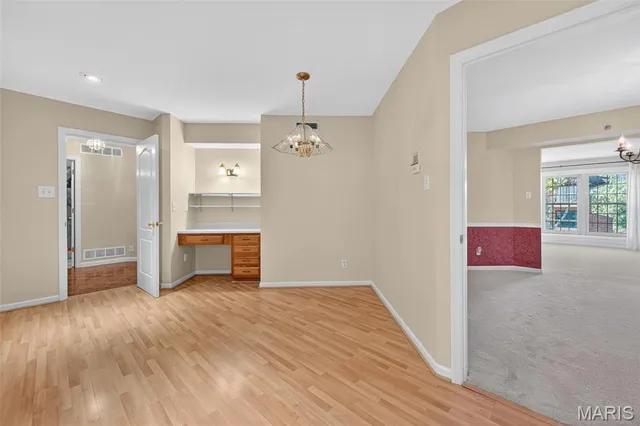 $240,000 | 561 Sarah Lane, Unit 204, St. Louis, MO 63141