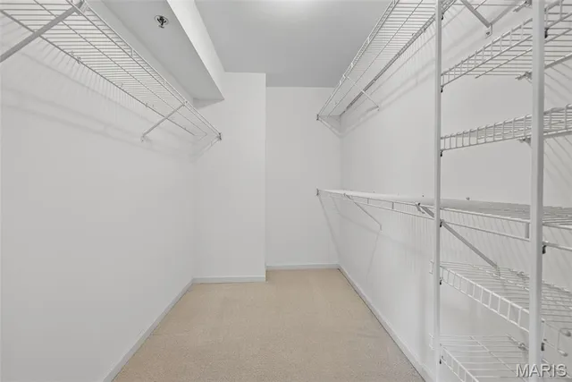 $240,000 | 561 Sarah Lane, Unit 204, St. Louis, MO 63141