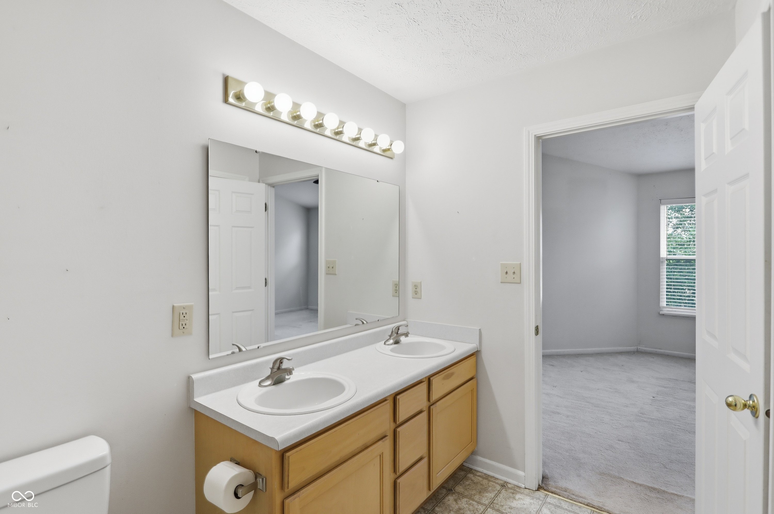 1124 Pebble Court Anderson, IN 46013 - Photo 20 of 32