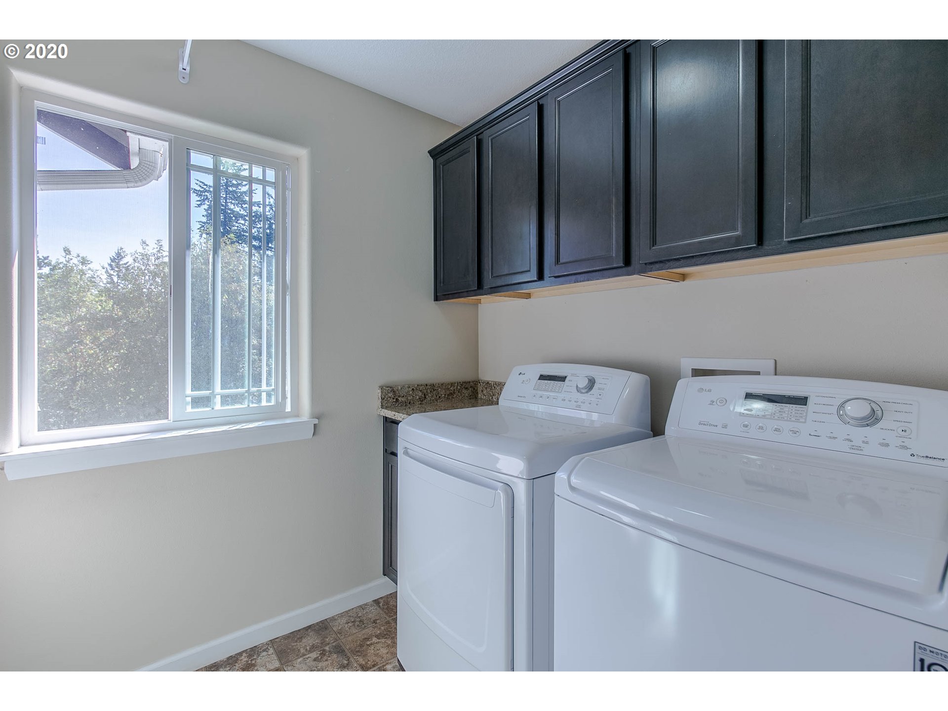 4976 Fox Hollow Road Eugene, OR 97405 - Photo 28 of 32 Gallery Image 28