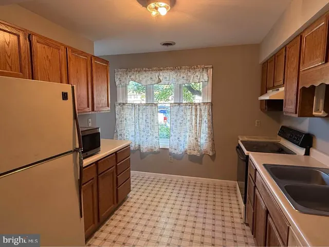 $1,850 | 1145 Pheasant Drive North, Carlisle, PA 17013