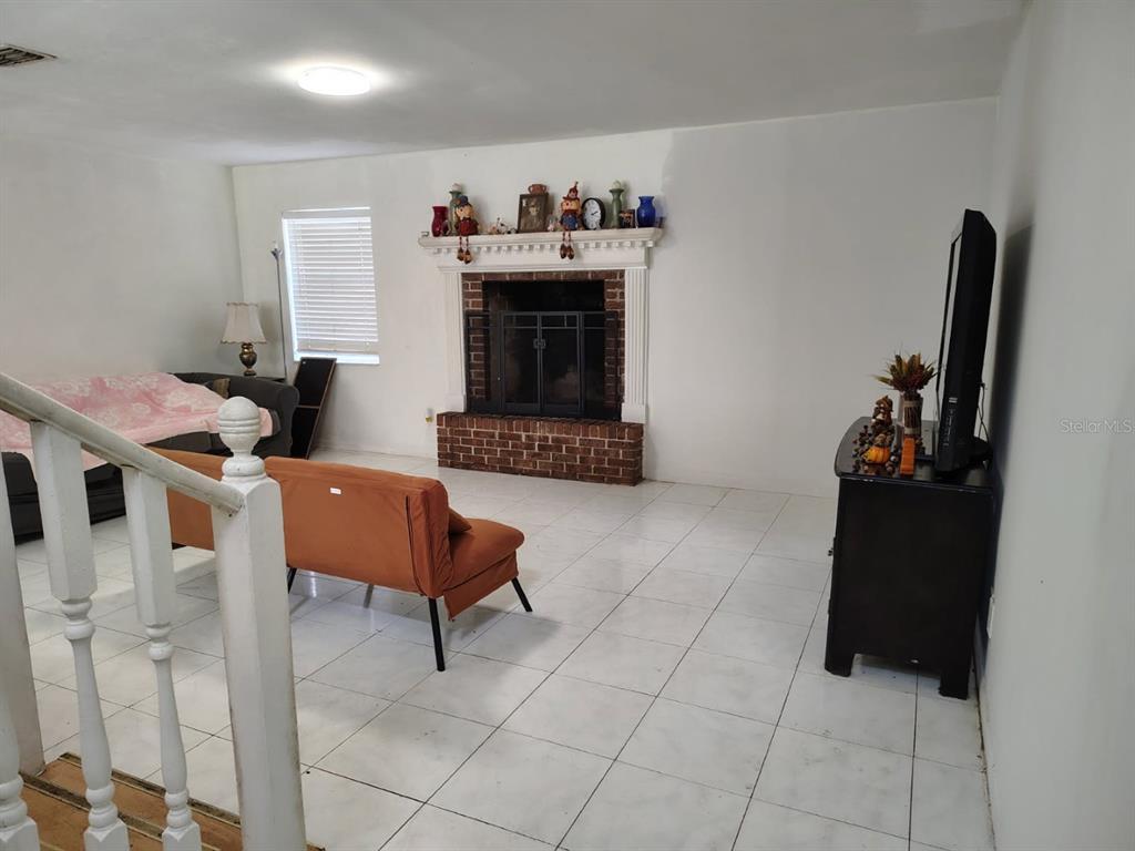 1208 South Taylor Road Seffner, FL 33584 - Photo 13 of 37 Gallery Image 13