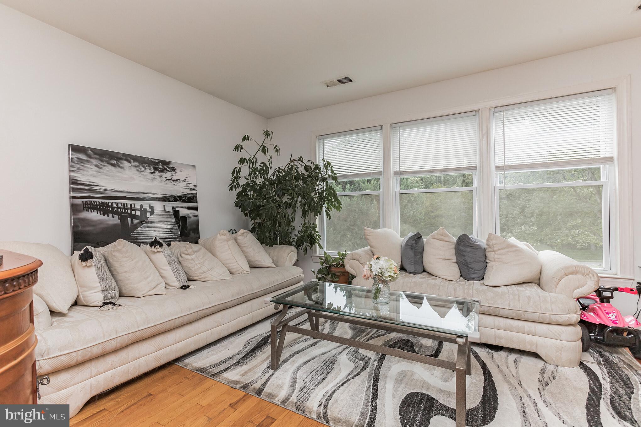 22701 Hawlings River Road Gaithersburg, MD 20882 - Photo 12 of 30 Gallery Image 12